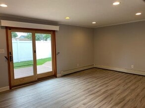 66 Belmont Cir in Syosset, NY - Building Photo - Building Photo