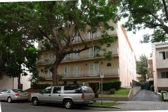 1655 Camden Avenue in Los Angeles, CA - Building Photo - Building Photo