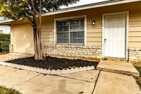 5831 Castle Lk Dr in San Antonio, TX - Foto de edificio - Building Photo