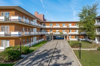 25 Nash Road N in Hamilton, ON - Building Photo - Building Photo