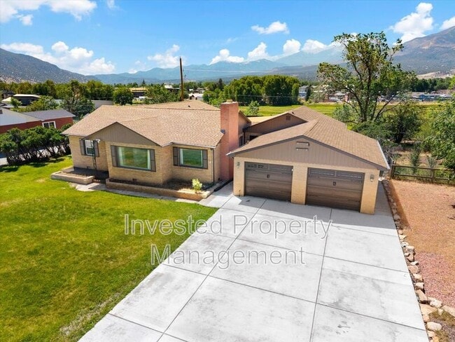 property at 413 Poncha Blvd