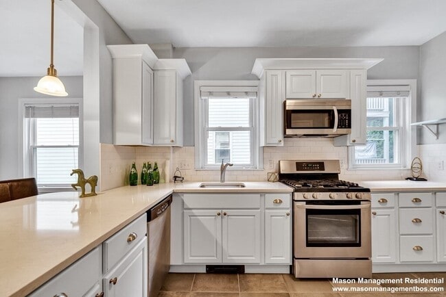 558 Washington St, Unit #2 in Boston, MA - Foto de edificio - Building Photo