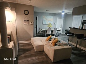 2401 NW 7th St in Fort Lauderdale, FL - Building Photo