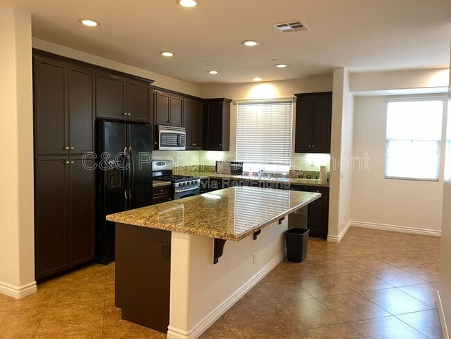 6268 Cristal Ln in Eastvale, CA - Foto de edificio - Building Photo