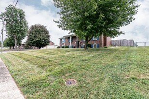 705 Bon Aire Dr in Elizabethtown, KY - Building Photo