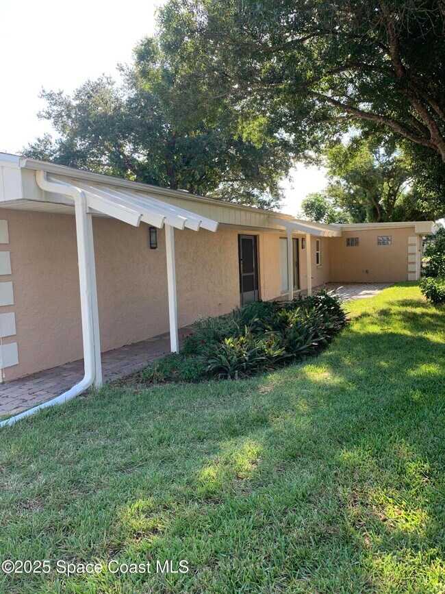 445 Myrtlewood Rd in Melbourne, FL - Building Photo - Building Photo