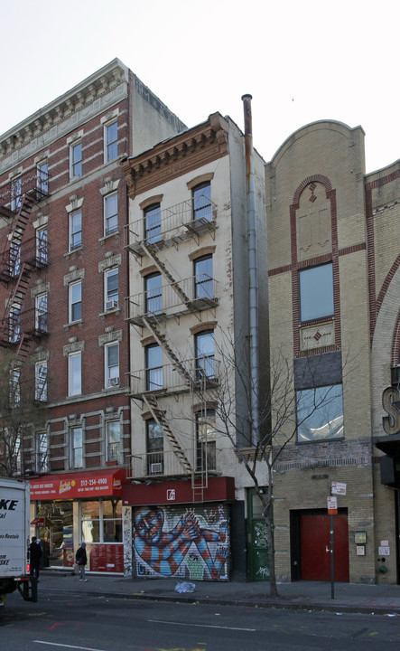 145 E Houston St in New York, NY - Building Photo