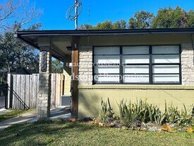 2855 Lydia St in Jacksonville, FL - Building Photo