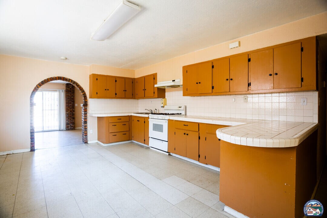 931 Emerson Ave in Calexico, CA - Building Photo