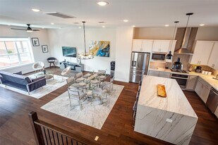 1507 Hickory St in Houston, TX - Building Photo