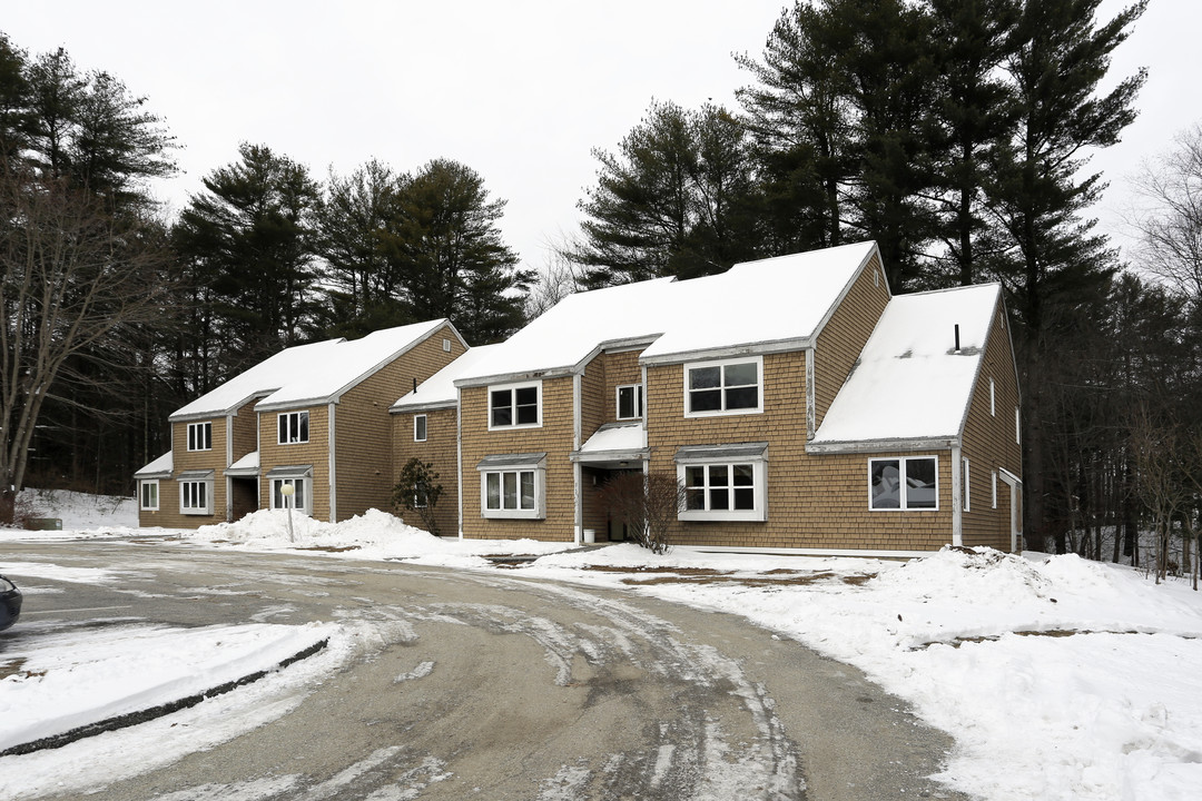 Barron's Hill in Topsham, ME - Foto de edificio