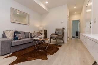 1244 Lecount St, Unit B in Philadelphia, PA - Building Photo - Building Photo
