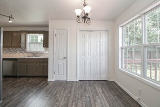 1325 Meredith Way in Clarksville, TN - Building Photo - Building Photo