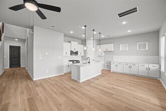 112 Grayson Elm Pass in Dripping Springs, TX - Building Photo - Building Photo