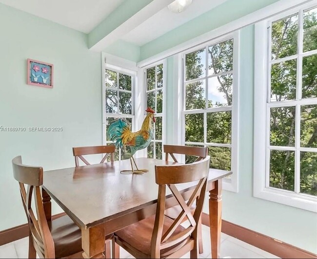 202 W Canal Dr in Key Largo, FL - Building Photo - Building Photo