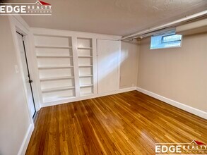 10 E Boulevard Rd, Unit B in Newton, MA - Foto de edificio - Building Photo