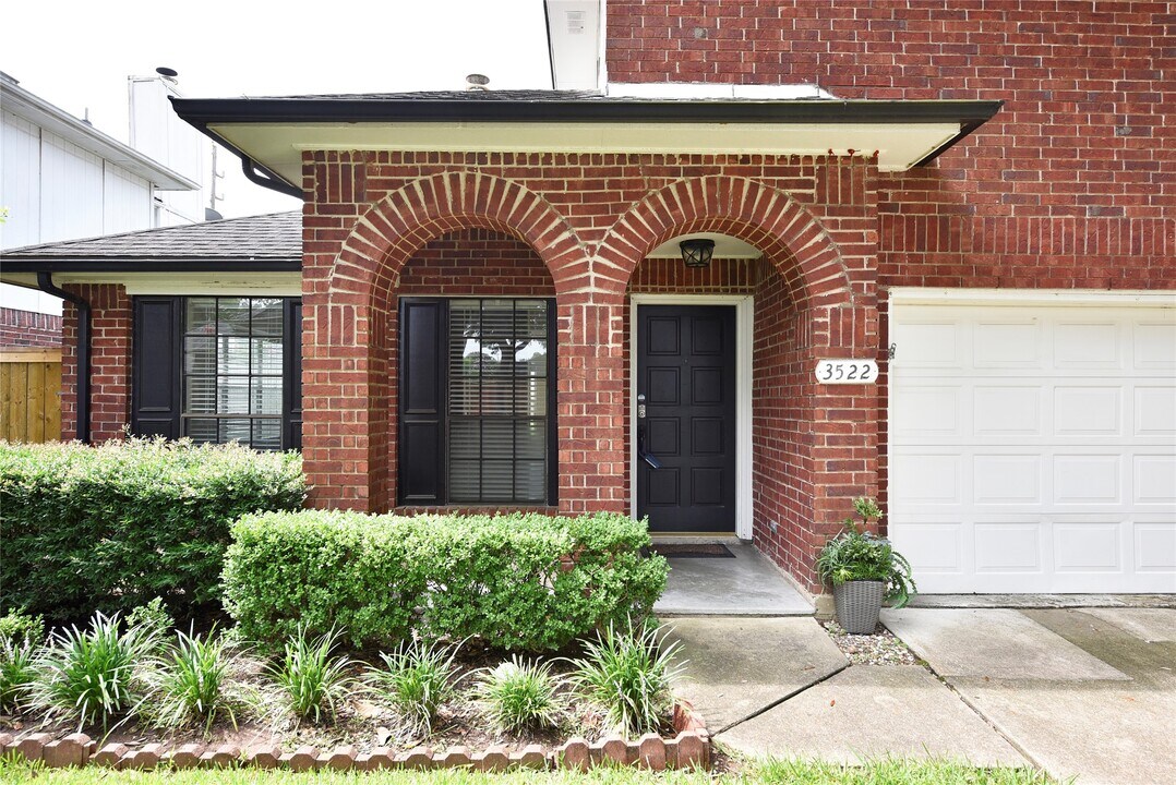 3522 Pecan Point Dr in Sugar Land, TX - Building Photo