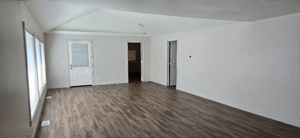 1690 Kent Des Moines Rd in Des Moines, WA - Building Photo - Building Photo