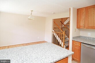 329 Gundry Dr in Falls Church, VA - Building Photo - Building Photo