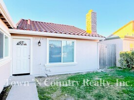 1720 Cherokee Dr in Salinas, CA - Building Photo