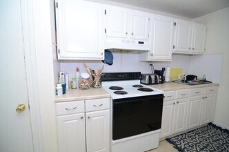 27 Melrose St, Unit 2 in Boston, MA - Foto de edificio - Building Photo