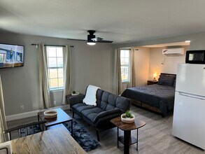 5202 County Road 469, Unit 7 in Brazoria, TX - Foto de edificio - Building Photo