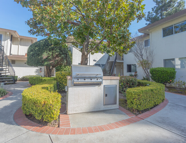 La Hacienda Apartments in Sunnyvale, CA - Building Photo - Other