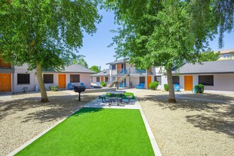 Atwater Apartments in Phoenix, AZ - Foto de edificio - Building Photo