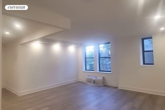 45 W 81st St