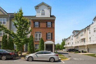 8014 Endzone Way in Hyattsville, MD - Building Photo