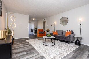 La Bella Apartments in Fort Worth, TX - Building Photo