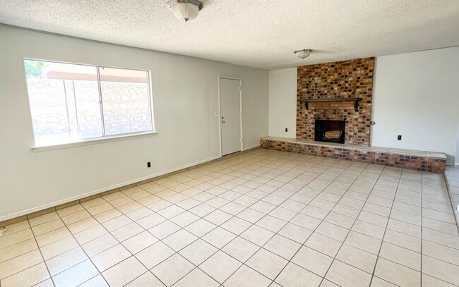 1818 Ron Cerrudo St in El Paso, TX - Building Photo - Building Photo