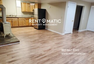 1207 E Gaylene Cir in Sandy, UT - Building Photo - Building Photo