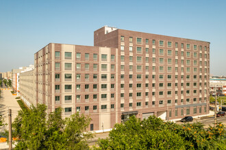 Fountain Seaview B6 in Brooklyn, NY - Building Photo - Primary Photo