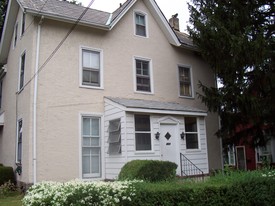 463 Leedom St Apartments