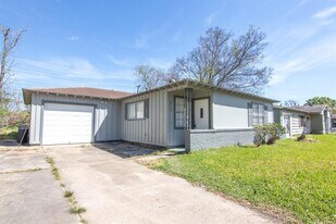 3714 Ridgemont Dr in Orange, TX - Building Photo