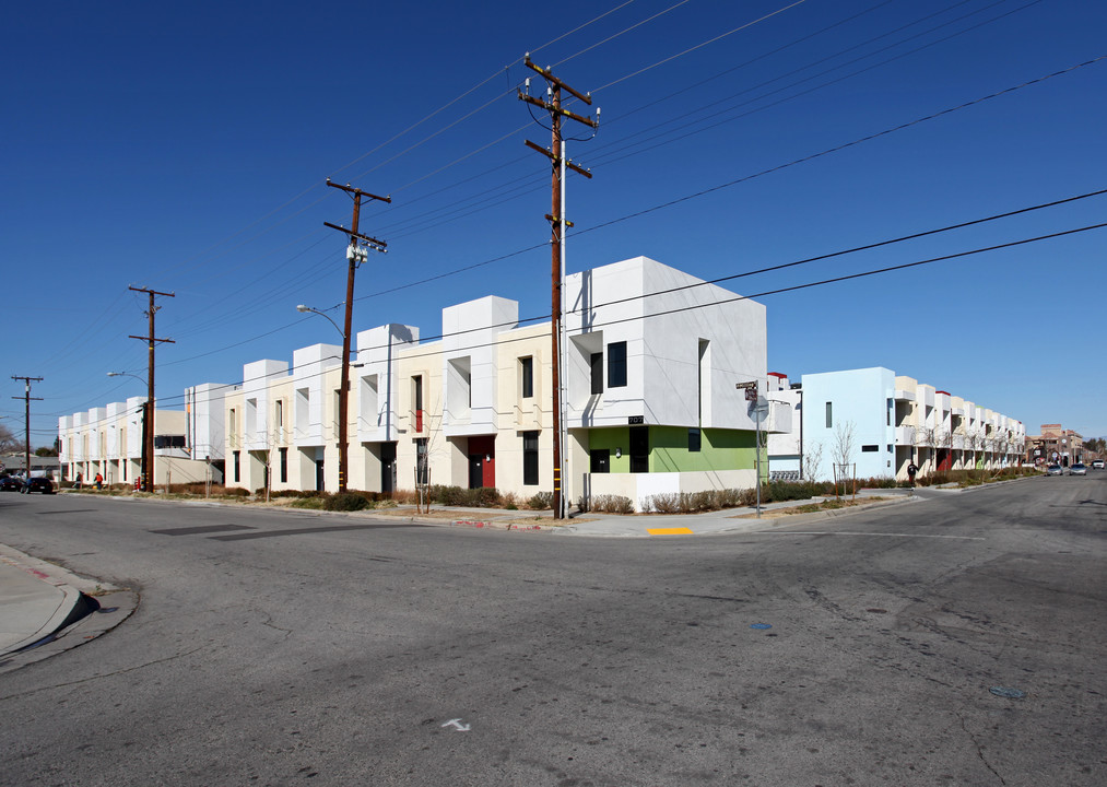 Sagebrush 1 in Lancaster, CA - Building Photo