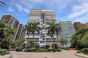 10155 Collins Ave in Bal Harbour, FL - Building Photo