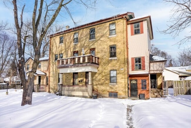 property at 1 Waverley Pl