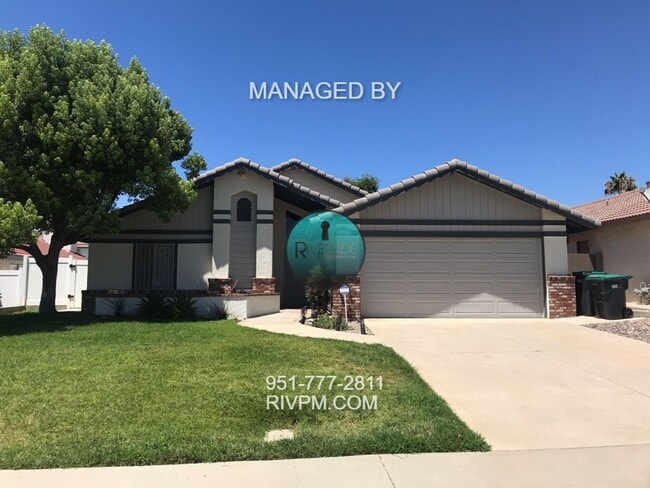 13409 Lakeport Dr in Moreno Valley, CA - Foto de edificio - Building Photo