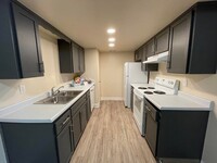 Brandywine Apartments in Delano, CA - Building Photo - Building Photo