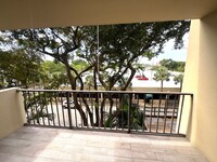 1470 NE 123rd St, Unit 408 in North Miami, FL - Foto de edificio - Building Photo