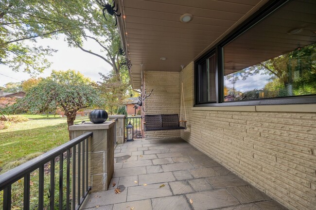 20 Oakglen Dr in Oakmont, PA - Building Photo - Building Photo