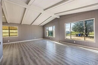 18950 Woodcrest Ln in Riverside, CA - Foto de edificio - Building Photo