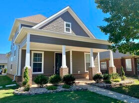 1111 Pegasus Dr NW in Huntsville, AL - Building Photo