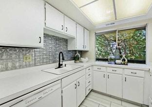 4999 S Eastridge Ln in Murray, UT - Foto de edificio - Building Photo