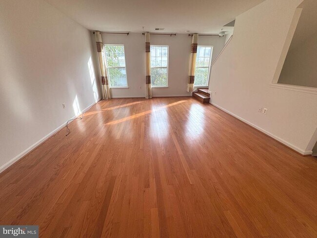 108 Moore Dr in Rockville, MD - Building Photo - Building Photo