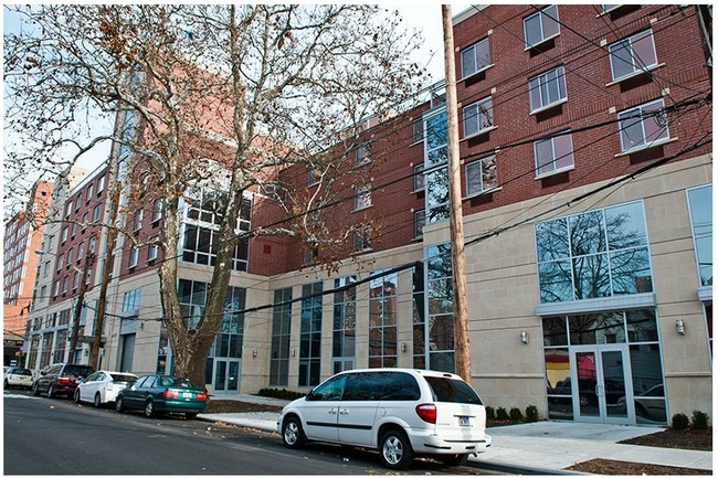 Sycamore Court Apartments in Bronx, NY - Foto de edificio - Building Photo