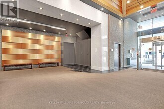 210 Simcoe St in Toronto, ON - Building Photo - Building Photo