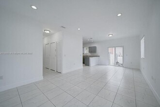 14750 NE 7th Ave in Miami, FL - Building Photo - Building Photo